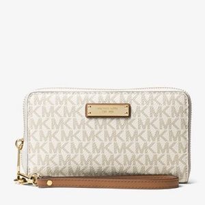 Michael Kors Wristlet Wallet